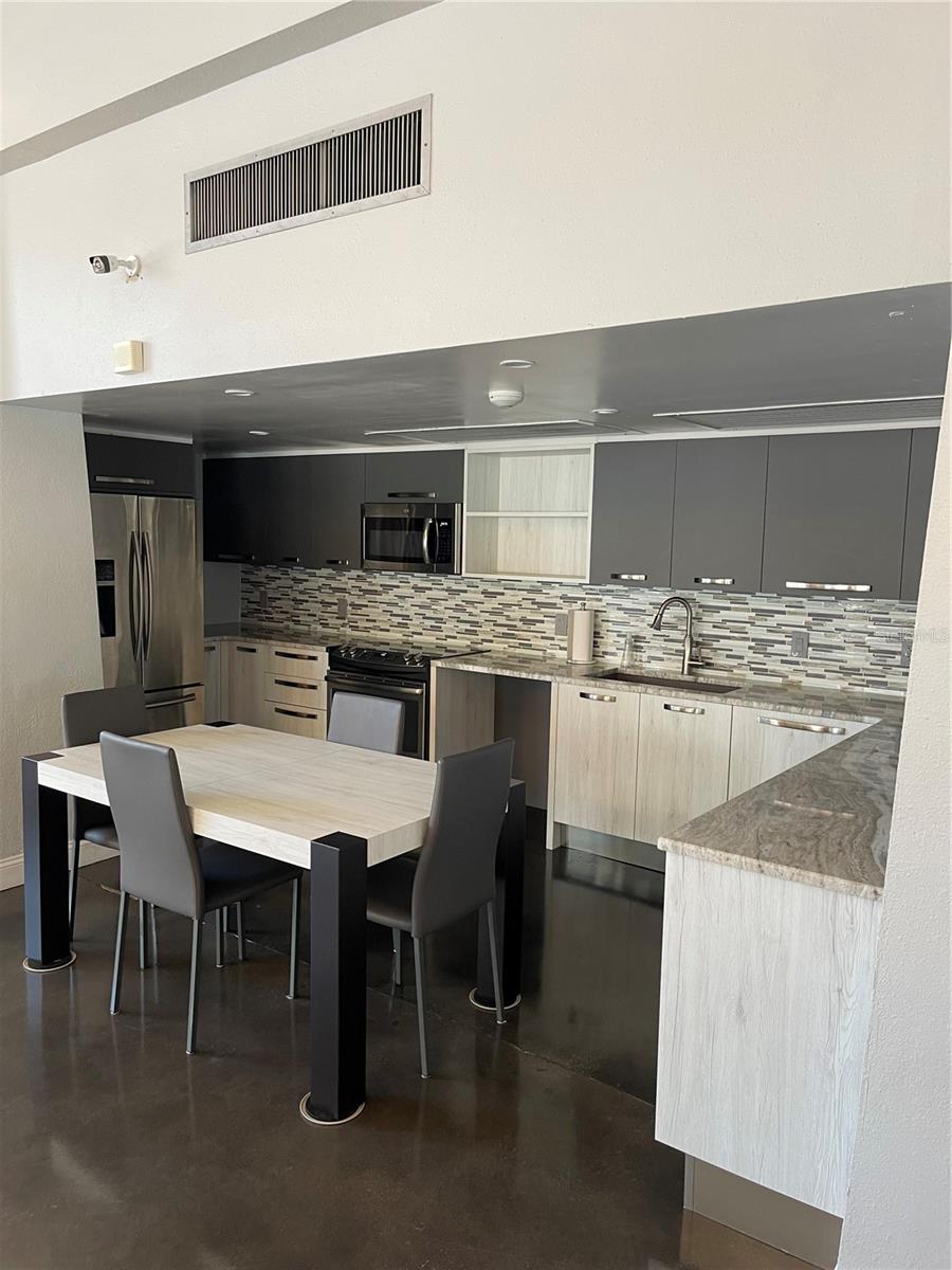 SARASOTA PALMS - Residential