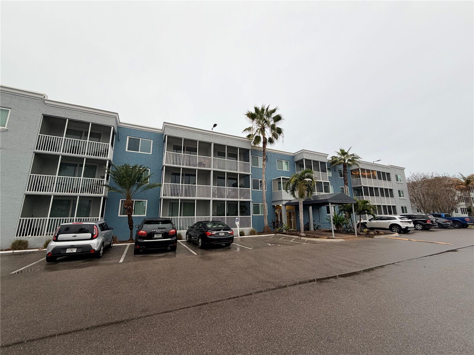 SARASOTA PALMS - Residential