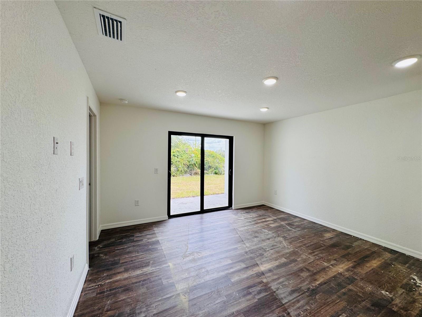 PEACE RIVER SHORES - Residential Lease