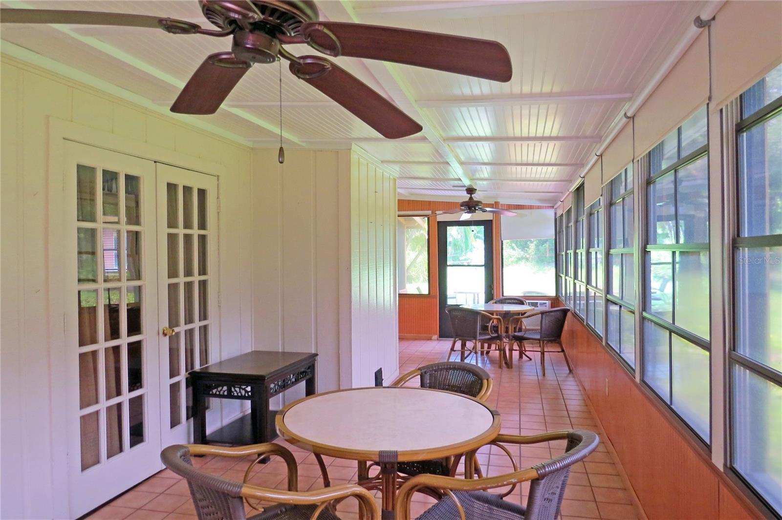 454 COTTAGE CIRCLE