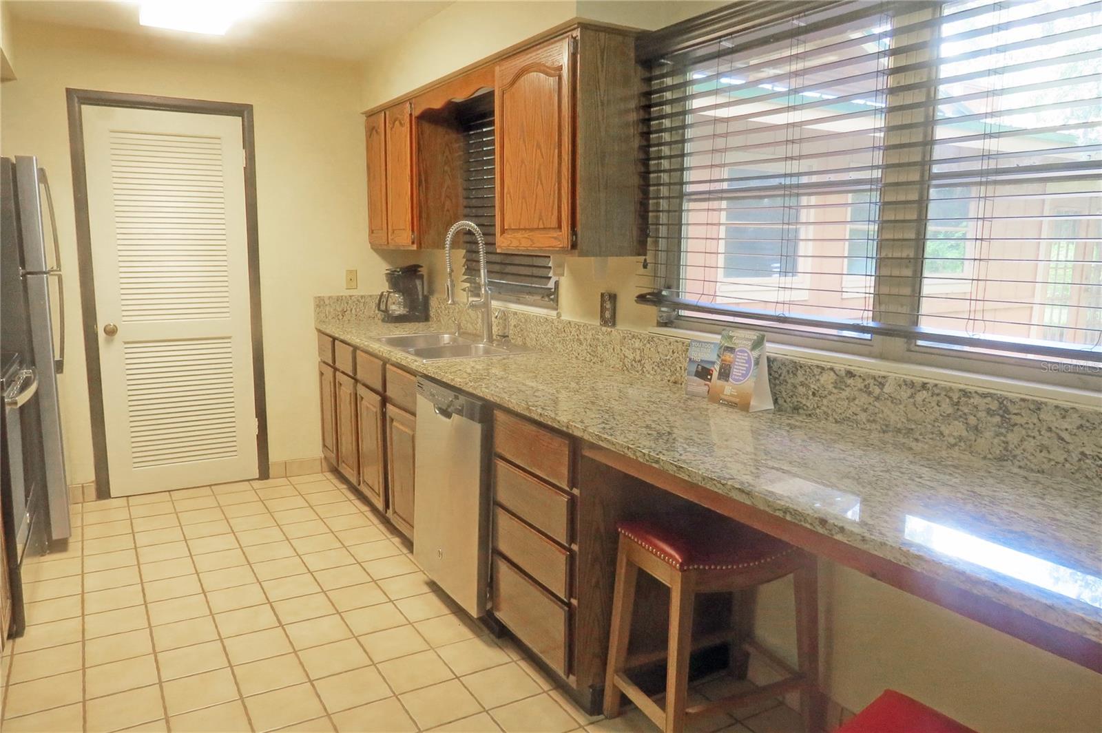 454 COTTAGE CIRCLE