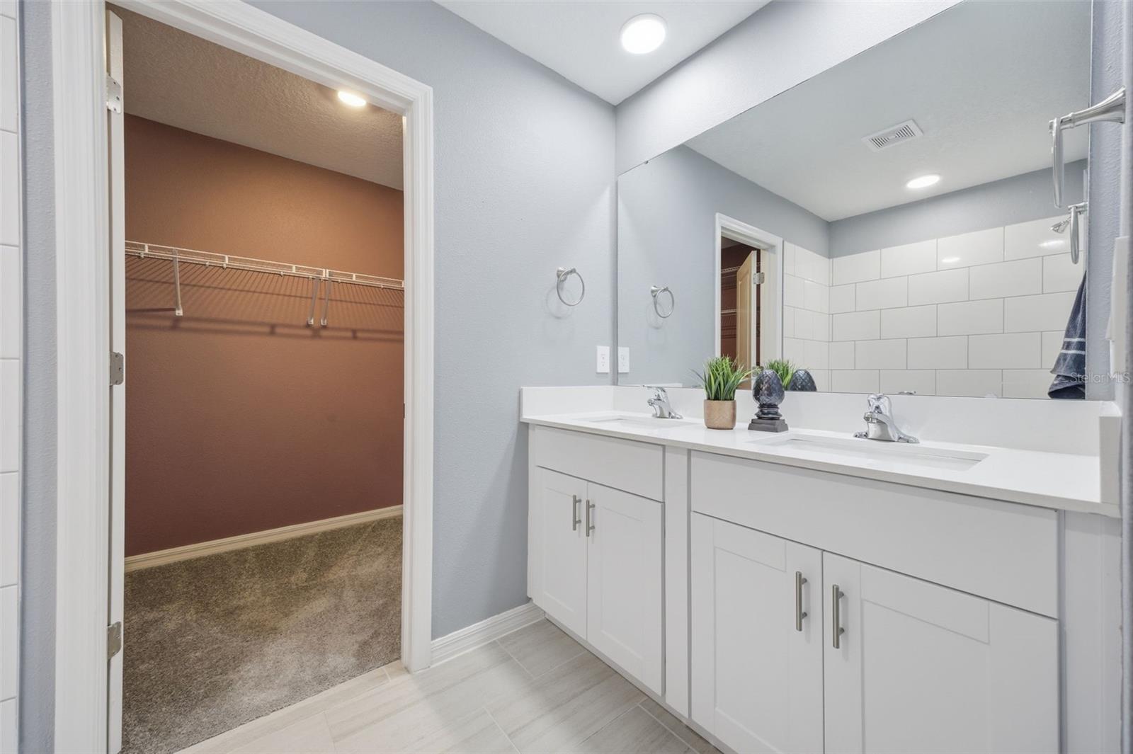 PARK EAST - Residential