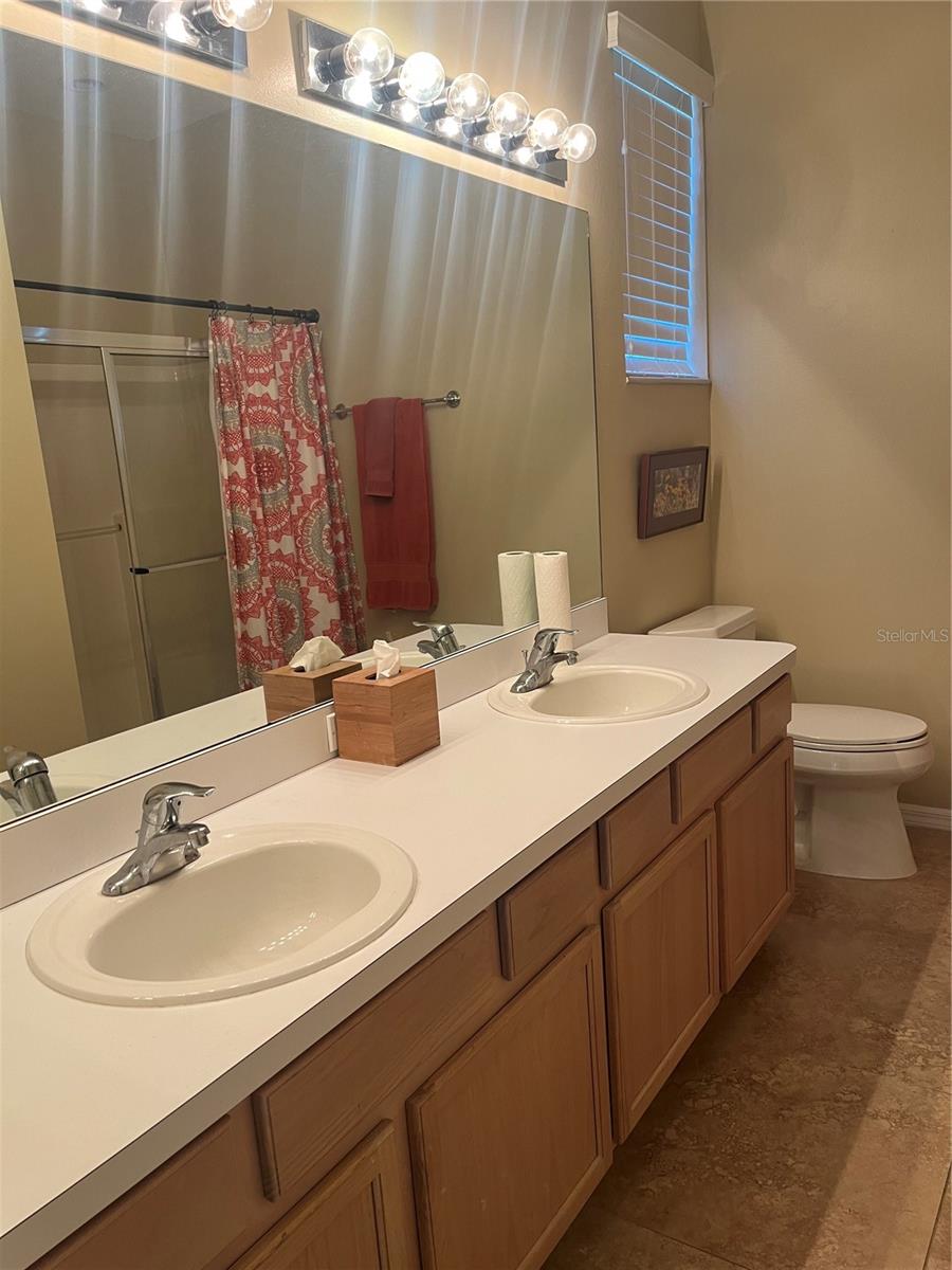 GROVES PH 02 CLUB VILLAS - Residential