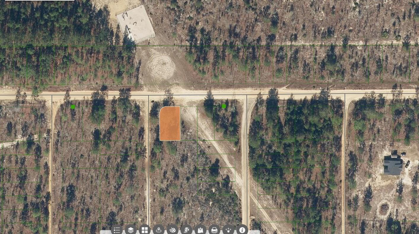 TROUT LAKE MANOR - Land