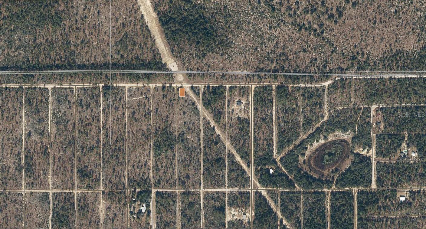 TROUT LAKE MANOR - Land