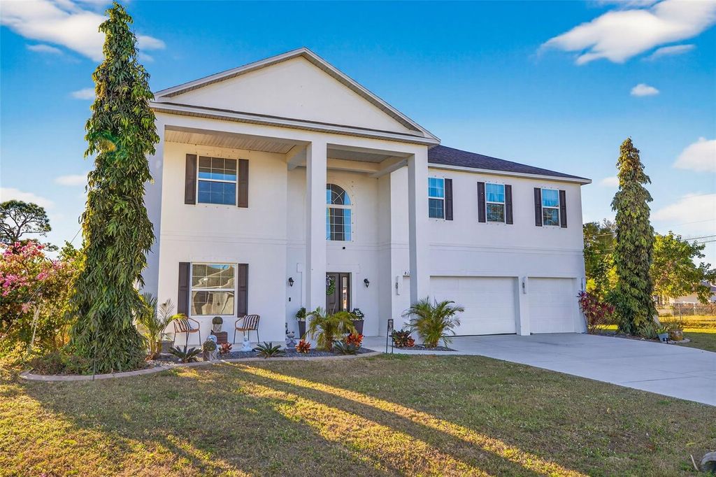 Photo of 812 SW 11th Court, Cape Coral, FL 33991 (MLS # C7521148)