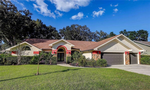 3929 BUCKINGHAM LOOP DR, VALRICO, FL 33594 - Image 6acb8bf762958f7bb78faf0efeb12df1/2868028257