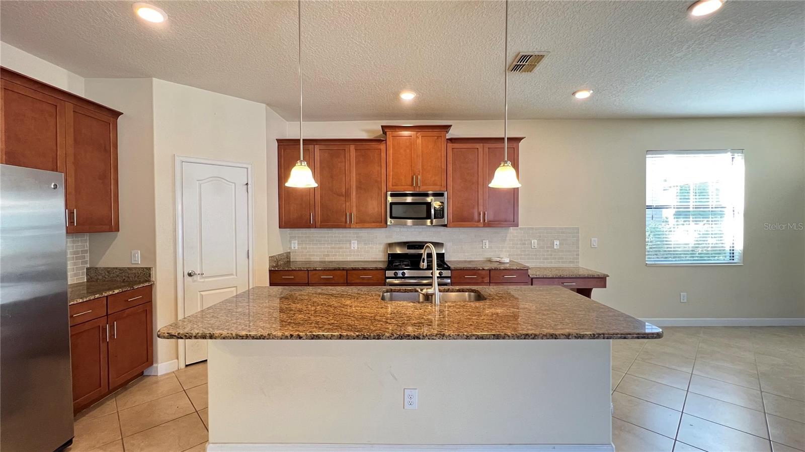 SUMMERLAKE PD PHASES 2C, 2D, 2E 83/145 LOT 9 BLK I - Residential