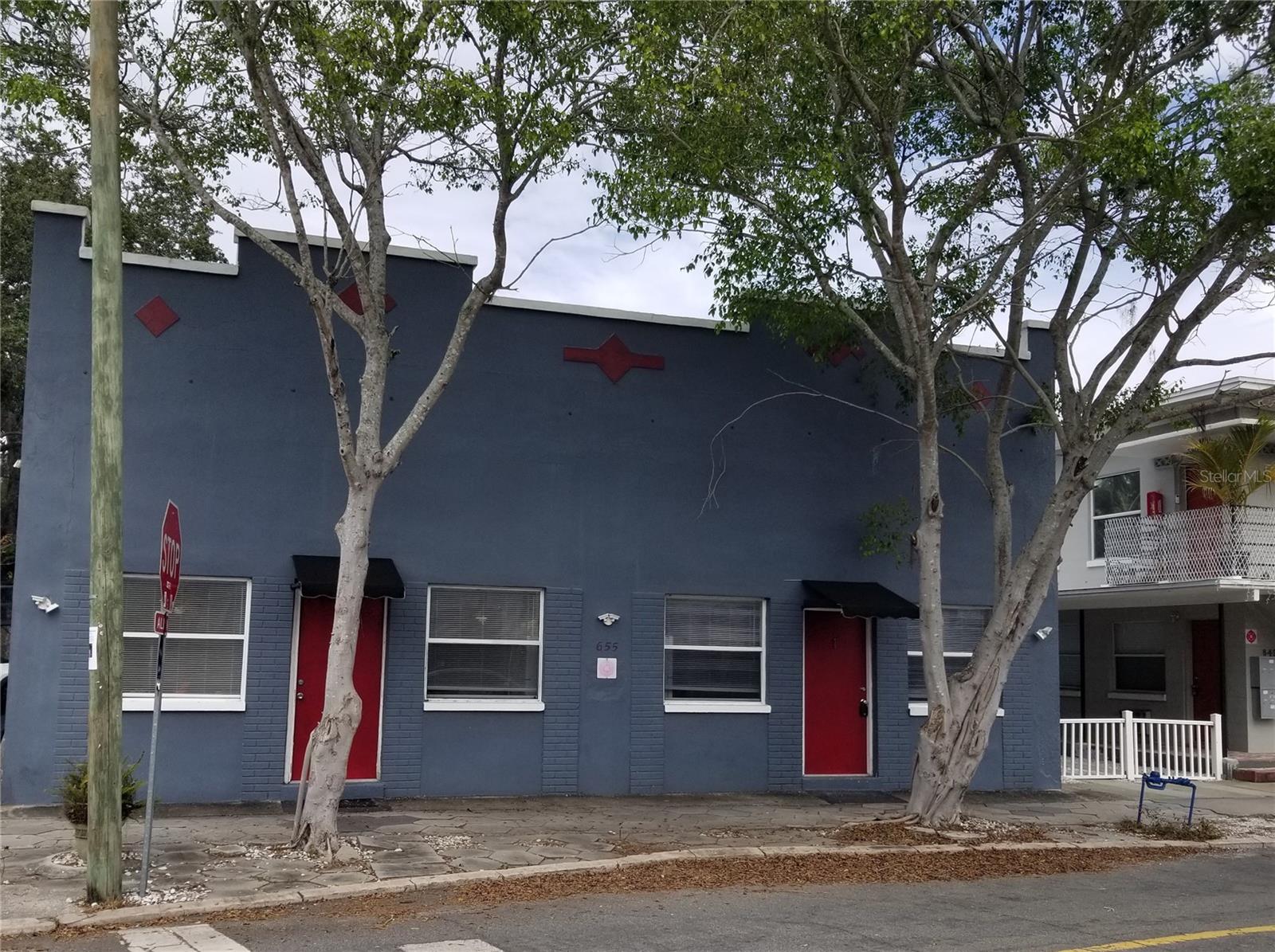 UPTOWN - Residential Lease