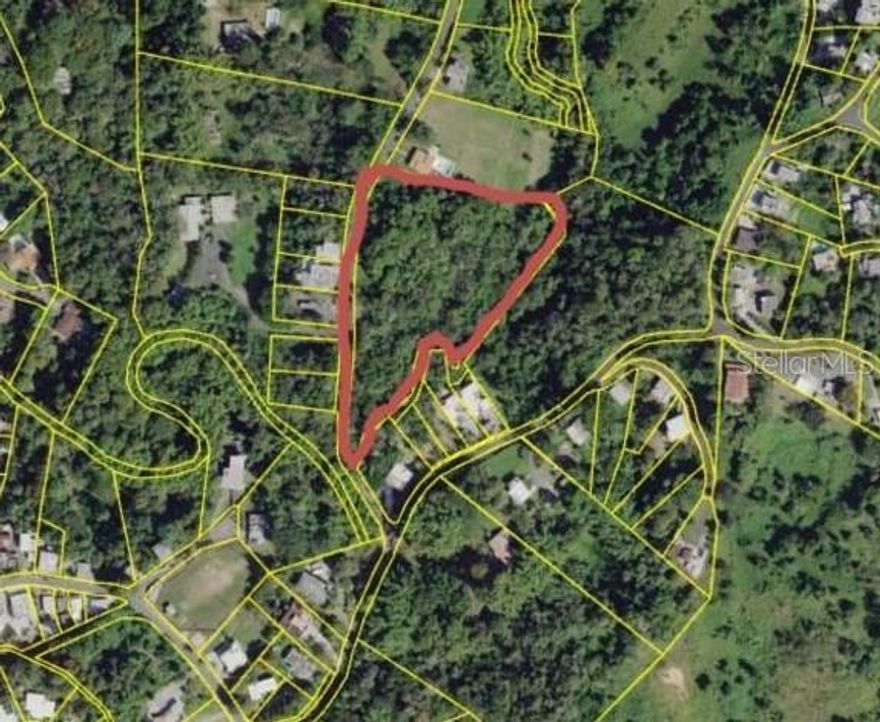 Great space un Cupey Alto with 5 acres to built. This lot is great to develop a senior citizen building complex or a small community.