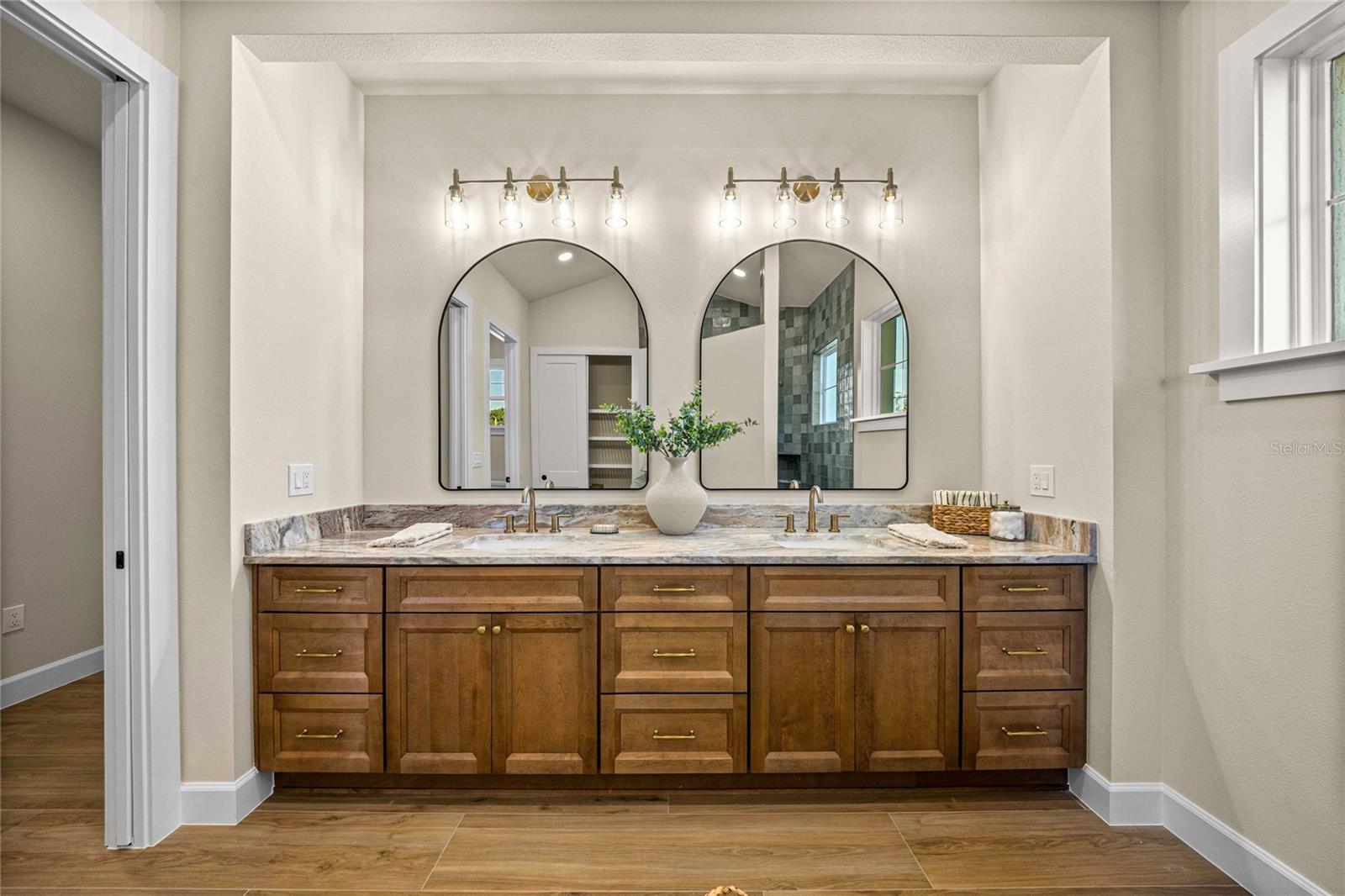SUMMERSET ESTATE - Residential