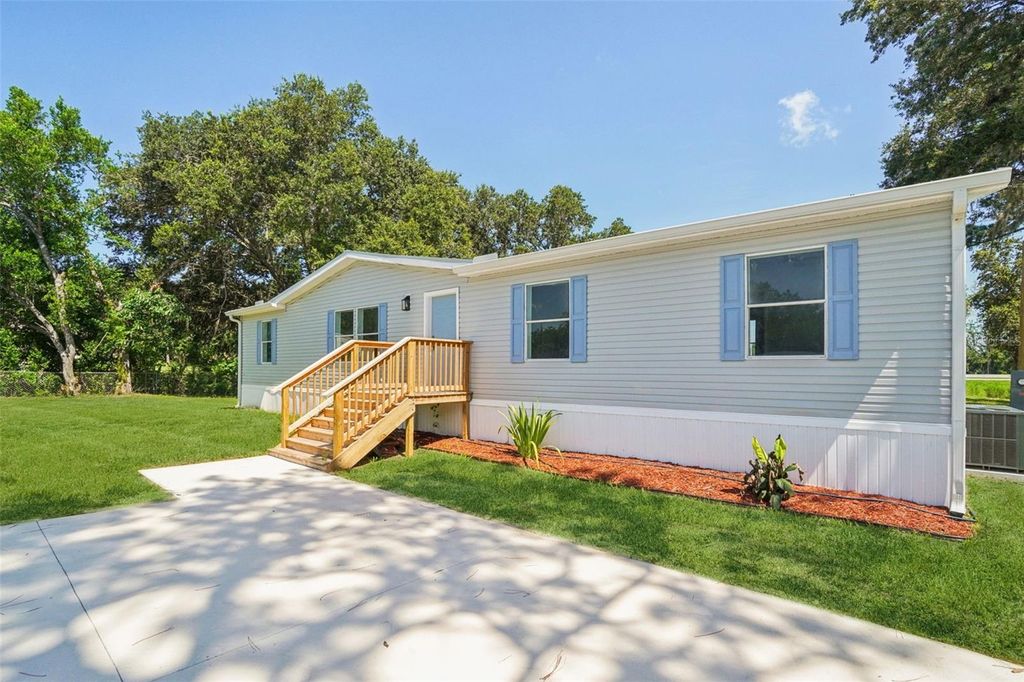 Photo of 29417 Kelly Drive, Wesley Chapel, FL 33544 (MLS # L4954367)