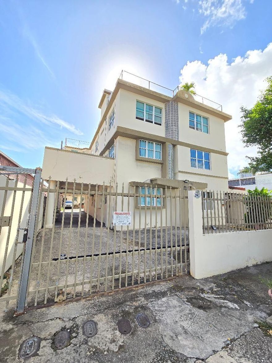 Live steps from the beach in one of San Juan’s most sought-after locations!
This beautiful 2-bedroom, 2-bathroom apartment comes fully furnished and equipped – ready for you to move in and enjoy. 2 Bedrooms – Spacious and filled with natural light, 1.5  Bathrooms – Modern finishes and comfort, Private Whirlpool – Your own oasis for relaxation, Fully Furnished & Equipped – Stylish décor, quality appliances, and all essentials included, Prime Location – In Punta Las Marías, just a short walk to the ocean, restaurants, and nightlife, Secure & Exclusive Building