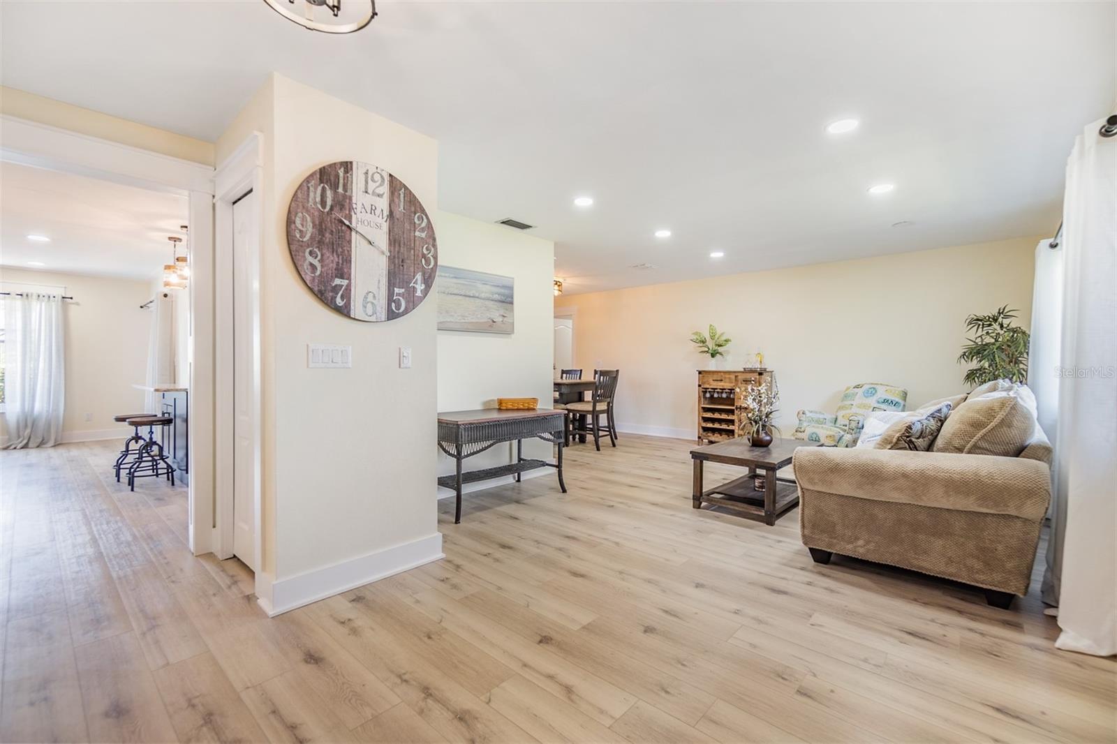 2724 ASHWOOD COURT