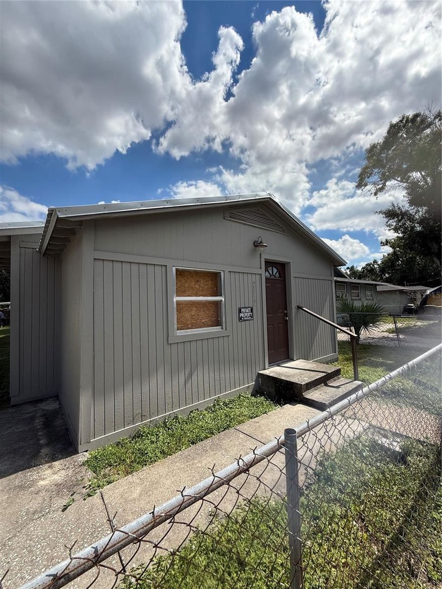 This Two-bedroom home is located not far from downtown Sarasota and the Ringling College.