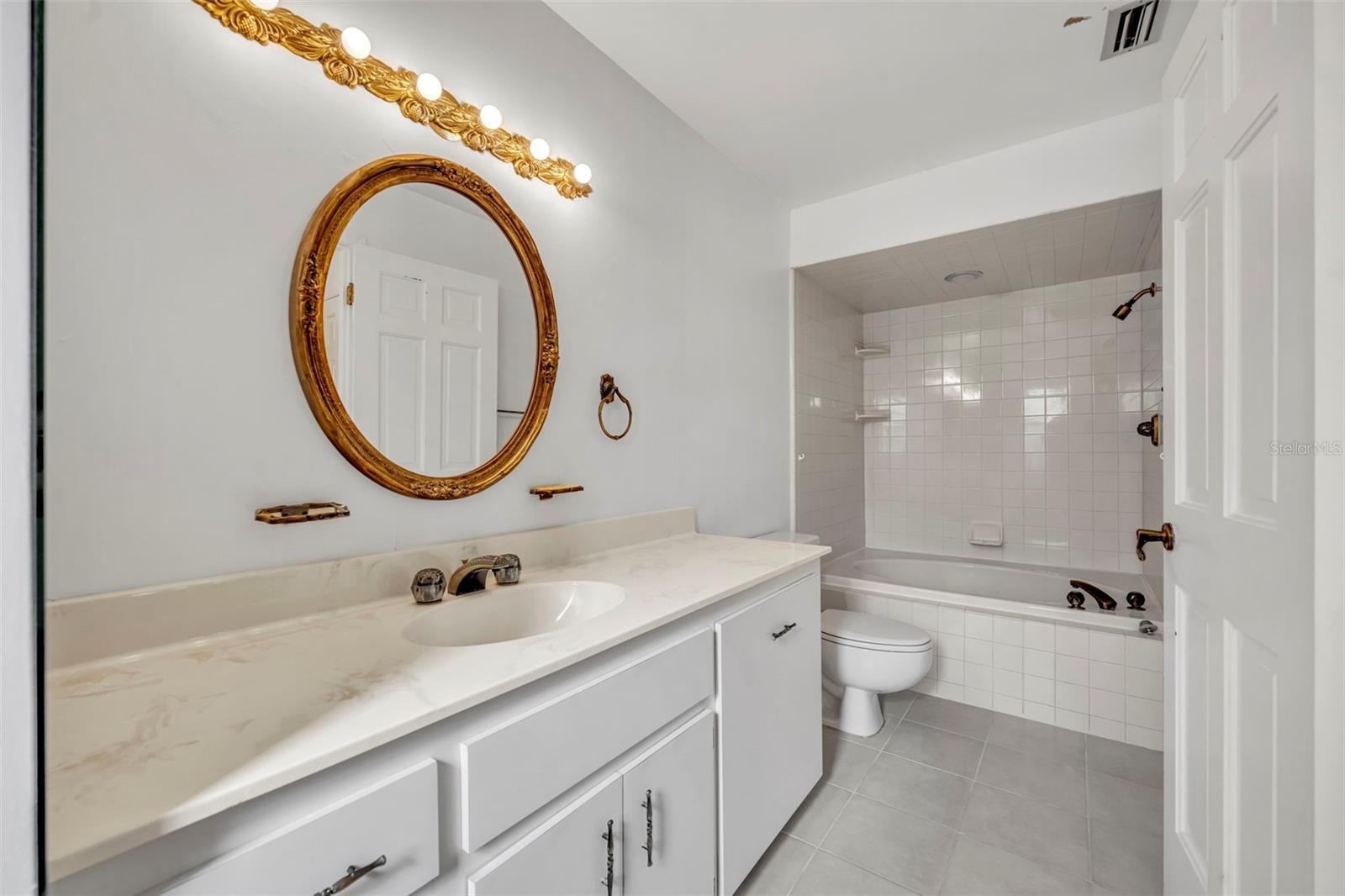 MAITLAND GROVE - Residential Lease