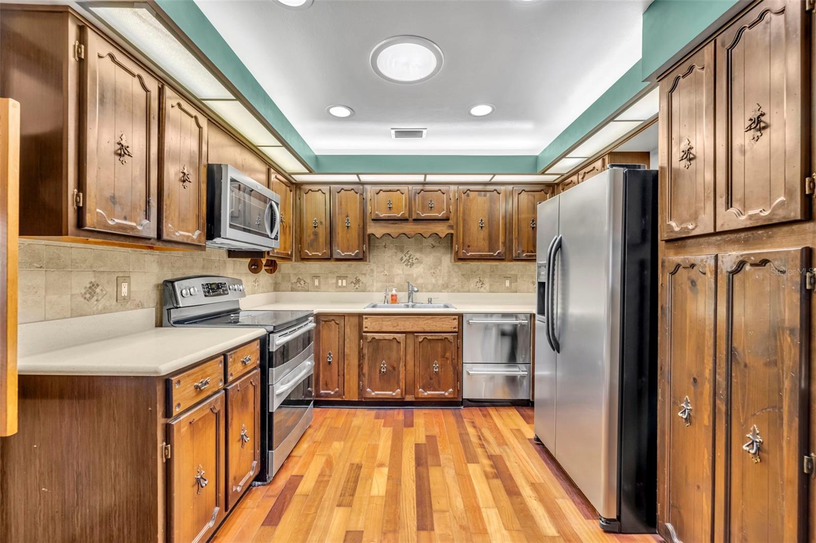 MAITLAND GROVE - Residential Lease