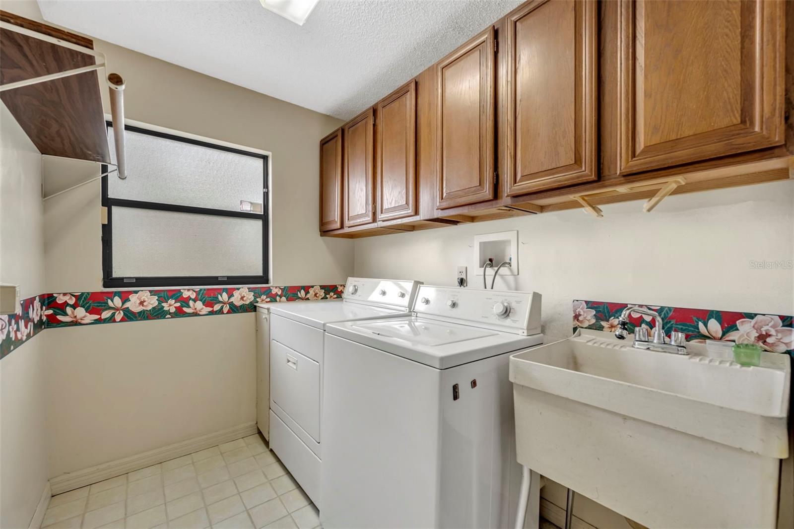 MAITLAND GROVE - Residential Lease