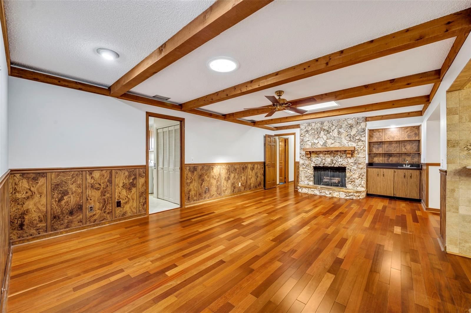 MAITLAND GROVE - Residential Lease