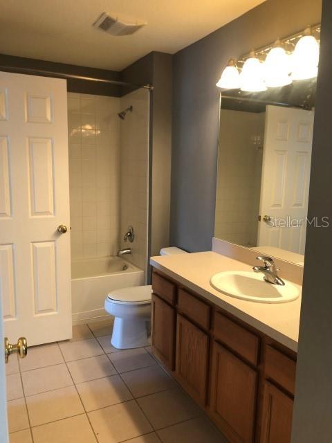NEW TWNHMS OF LAKEVIEW VILL - Residential Lease