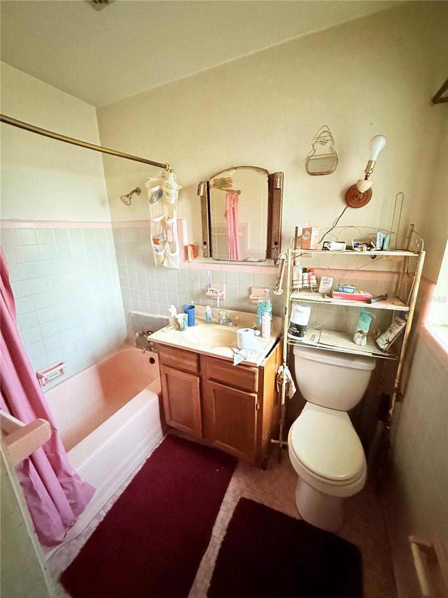 LAKESIDE 1ST ADD - Residential