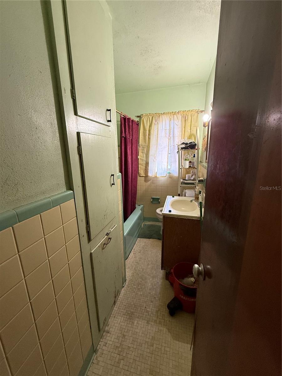 LAKESIDE 1ST ADD - Residential