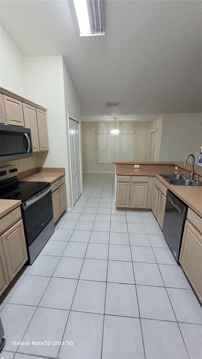 MONTCLAIR  PH I - Residential Lease