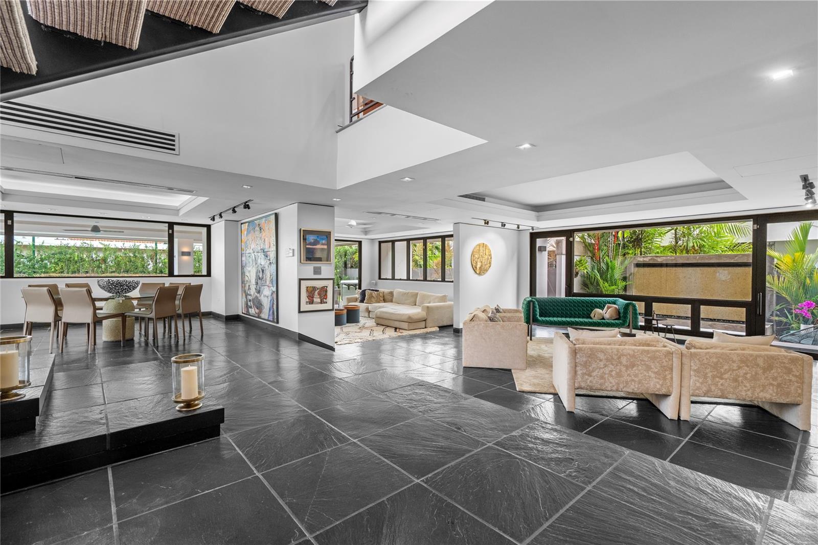 1920 PETUNIA ST., URB. SANTA MARIA - Residential