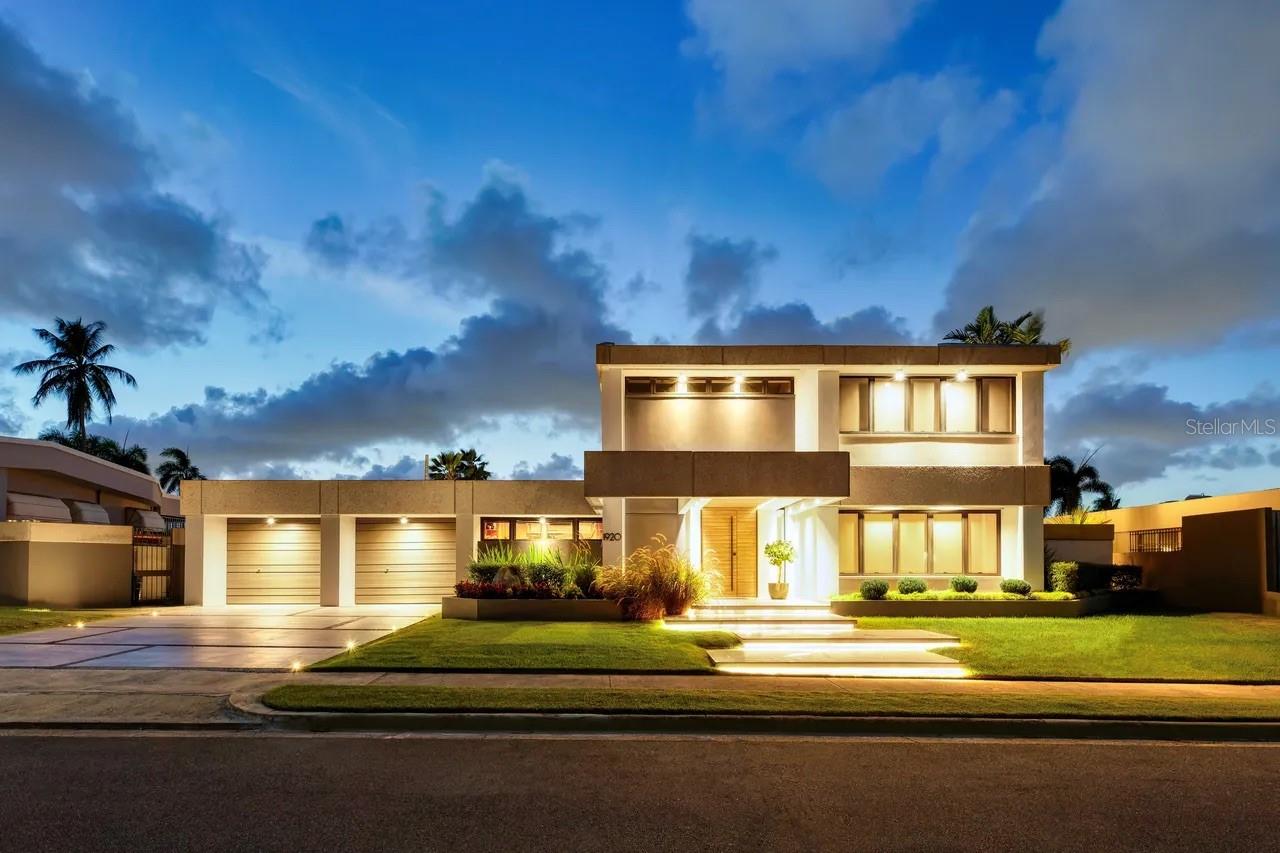 1920 PETUNIA ST., URB. SANTA MARIA - Residential