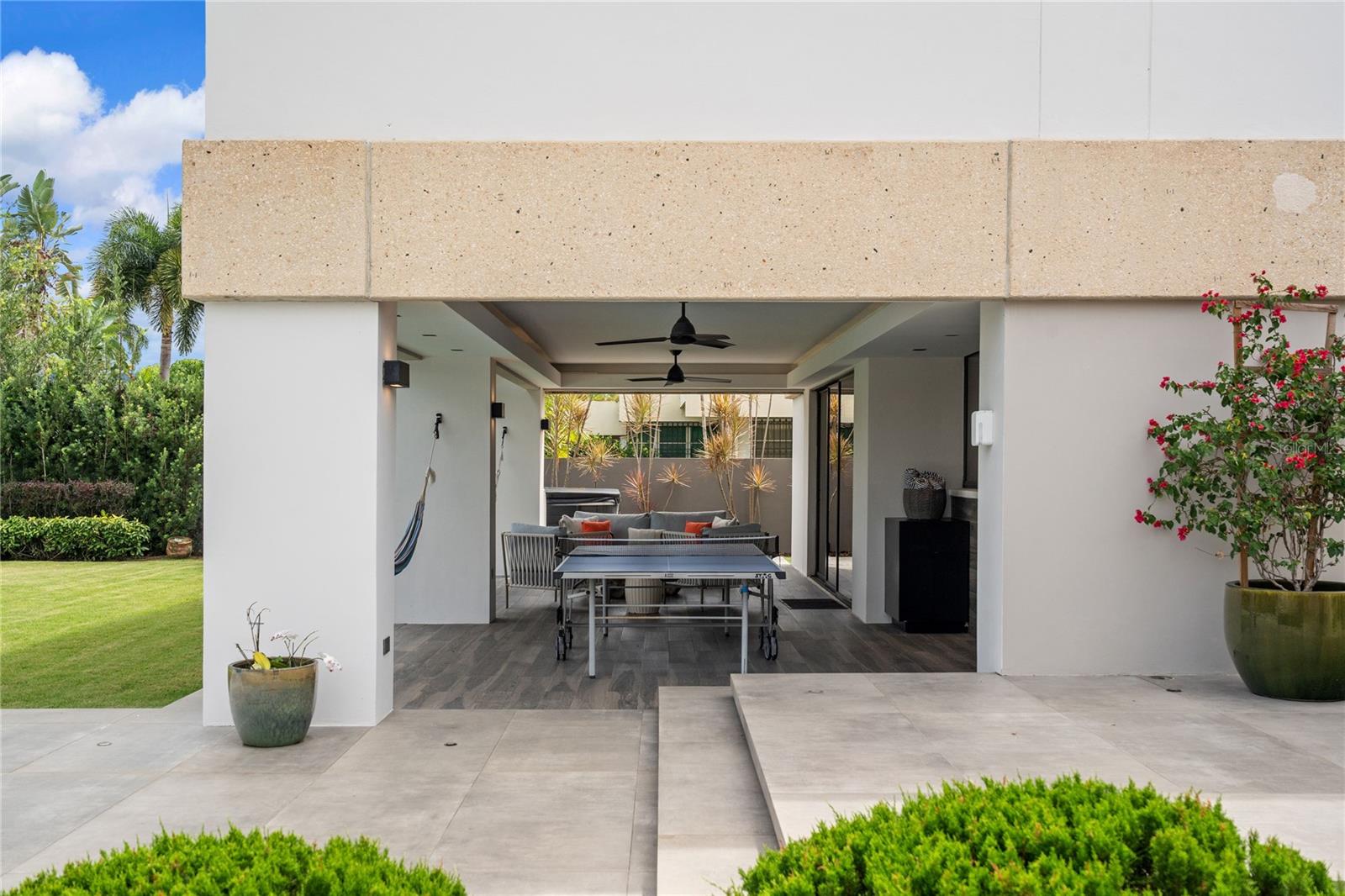 1920 PETUNIA ST., URB. SANTA MARIA - Residential