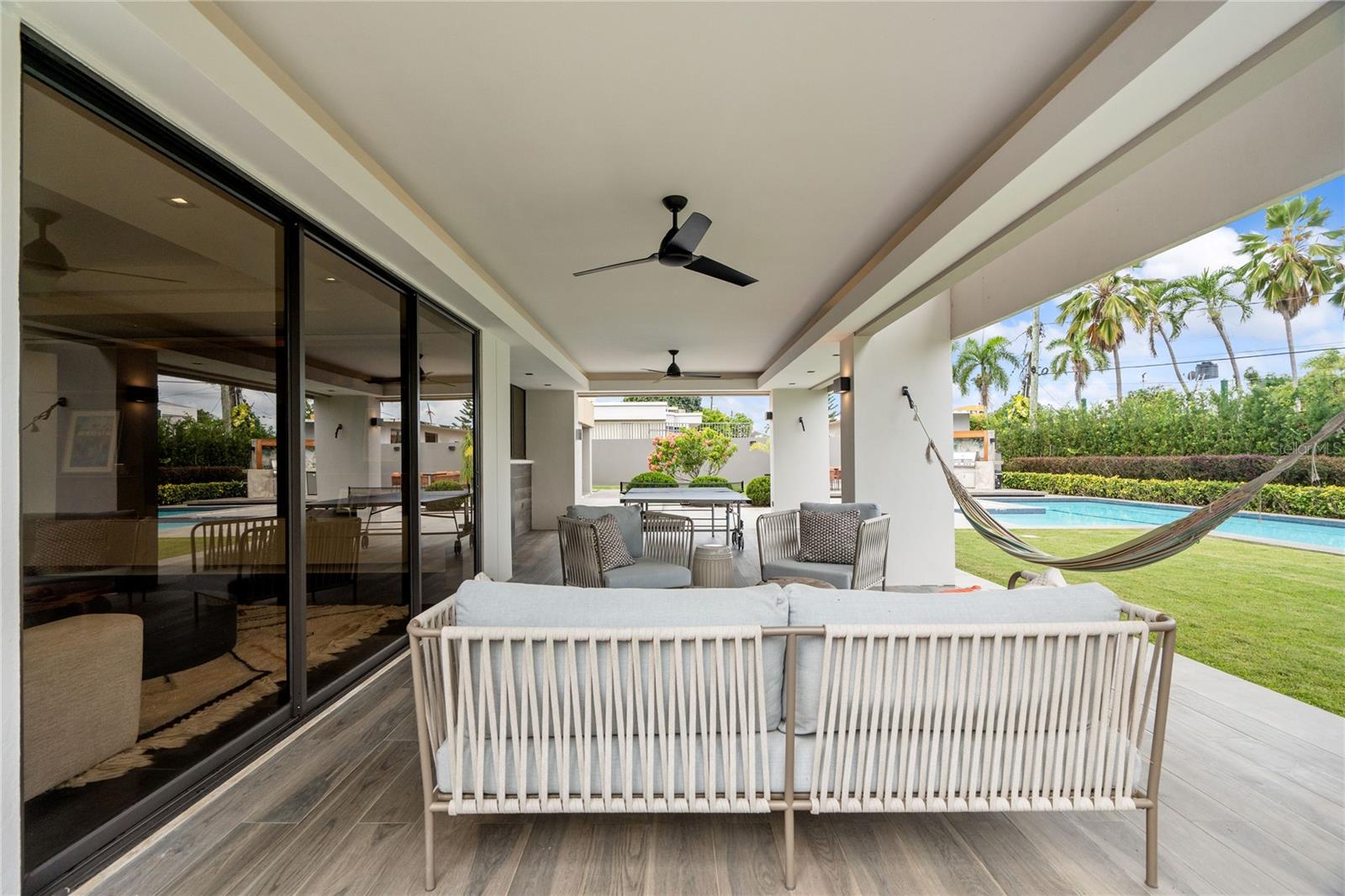1920 PETUNIA ST., URB. SANTA MARIA - Residential