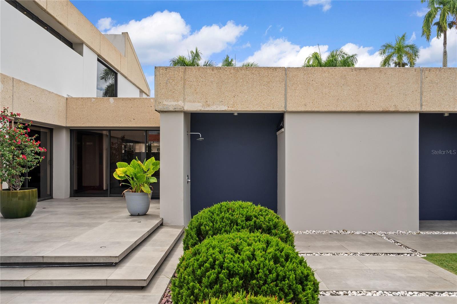 1920 PETUNIA ST., URB. SANTA MARIA - Residential