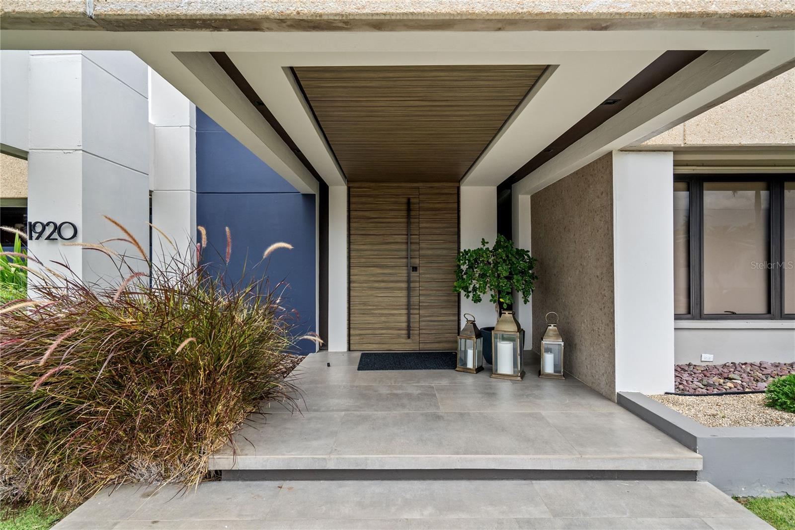1920 PETUNIA ST., URB. SANTA MARIA - Residential