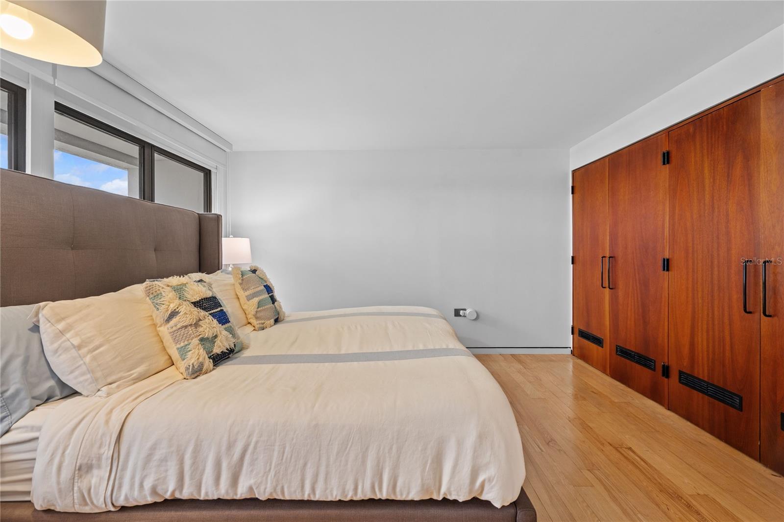 1920 PETUNIA ST., URB. SANTA MARIA - Residential