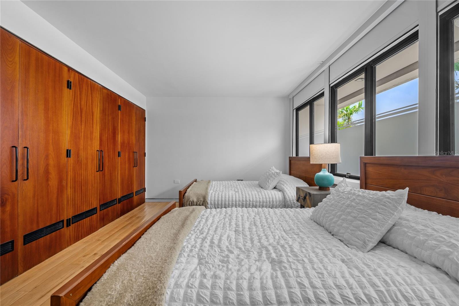 1920 PETUNIA ST., URB. SANTA MARIA - Residential