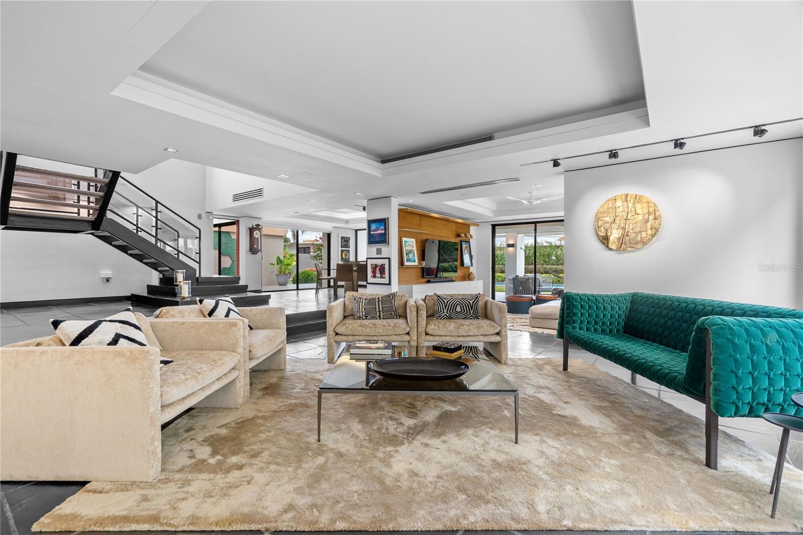 1920 PETUNIA ST., URB. SANTA MARIA - Residential