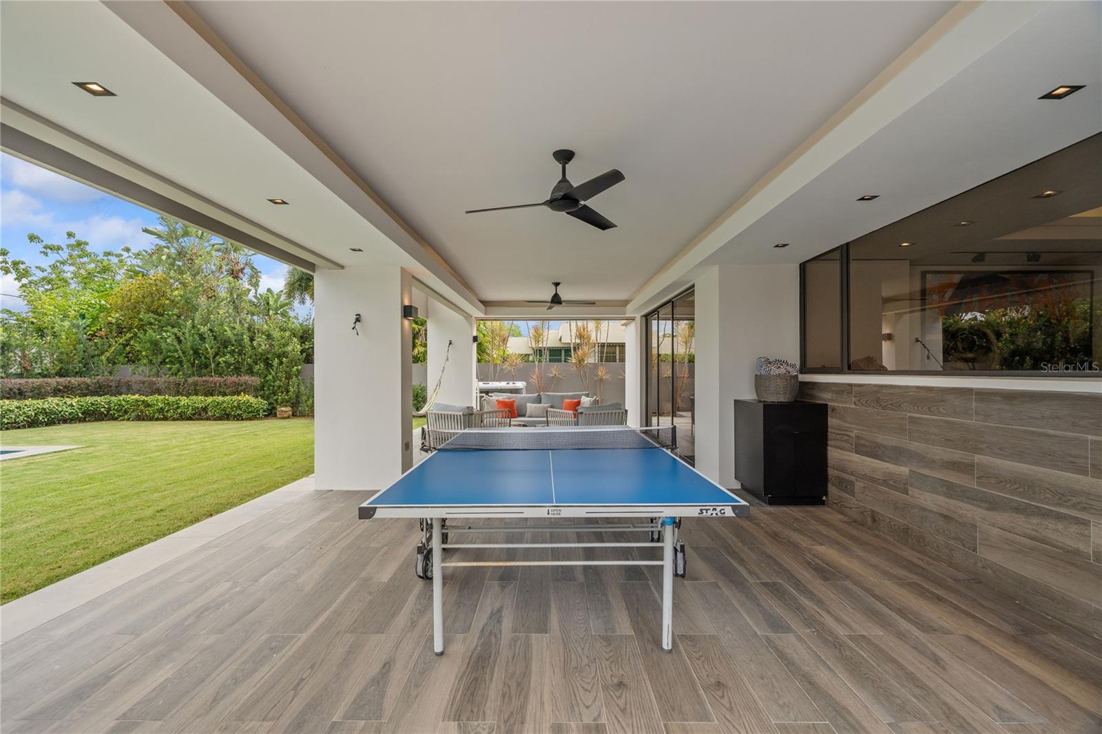 1920 PETUNIA ST., URB. SANTA MARIA - Residential