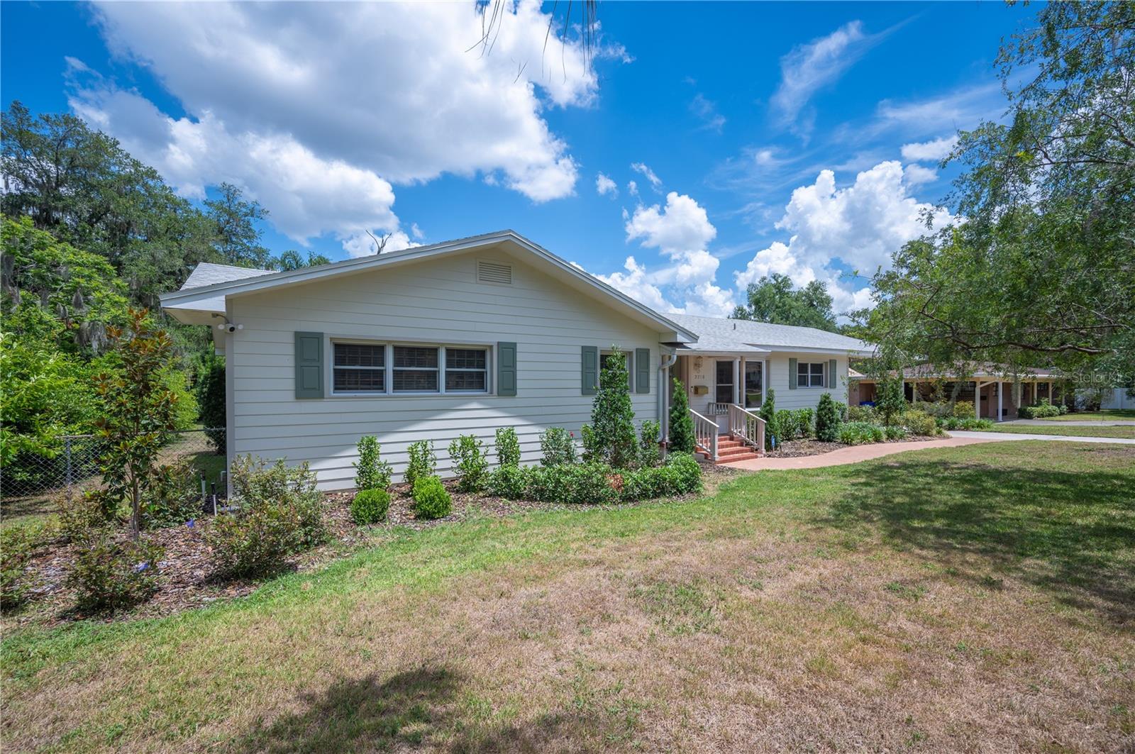 HAWTHORNE COURT RESUB - Residential
