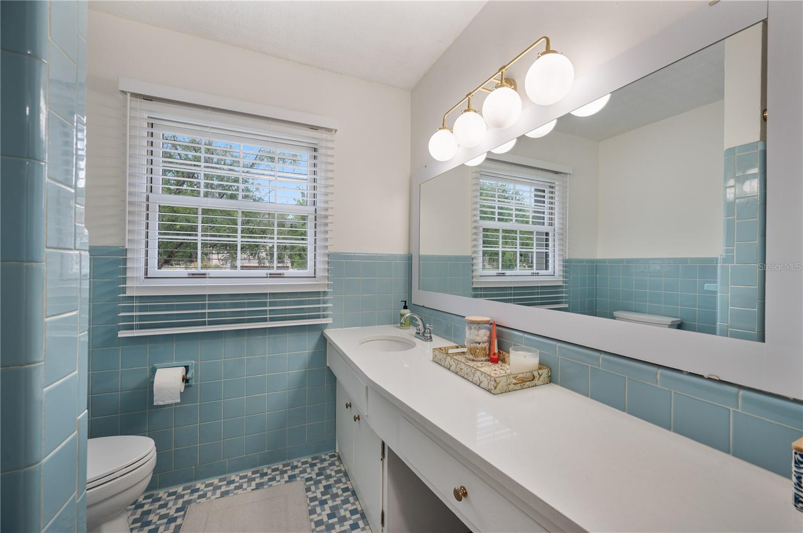 HAWTHORNE COURT RESUB - Residential