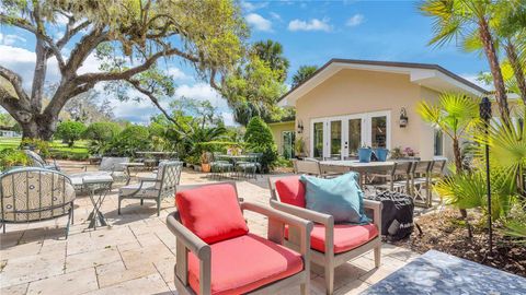 A home in LAKE WALES