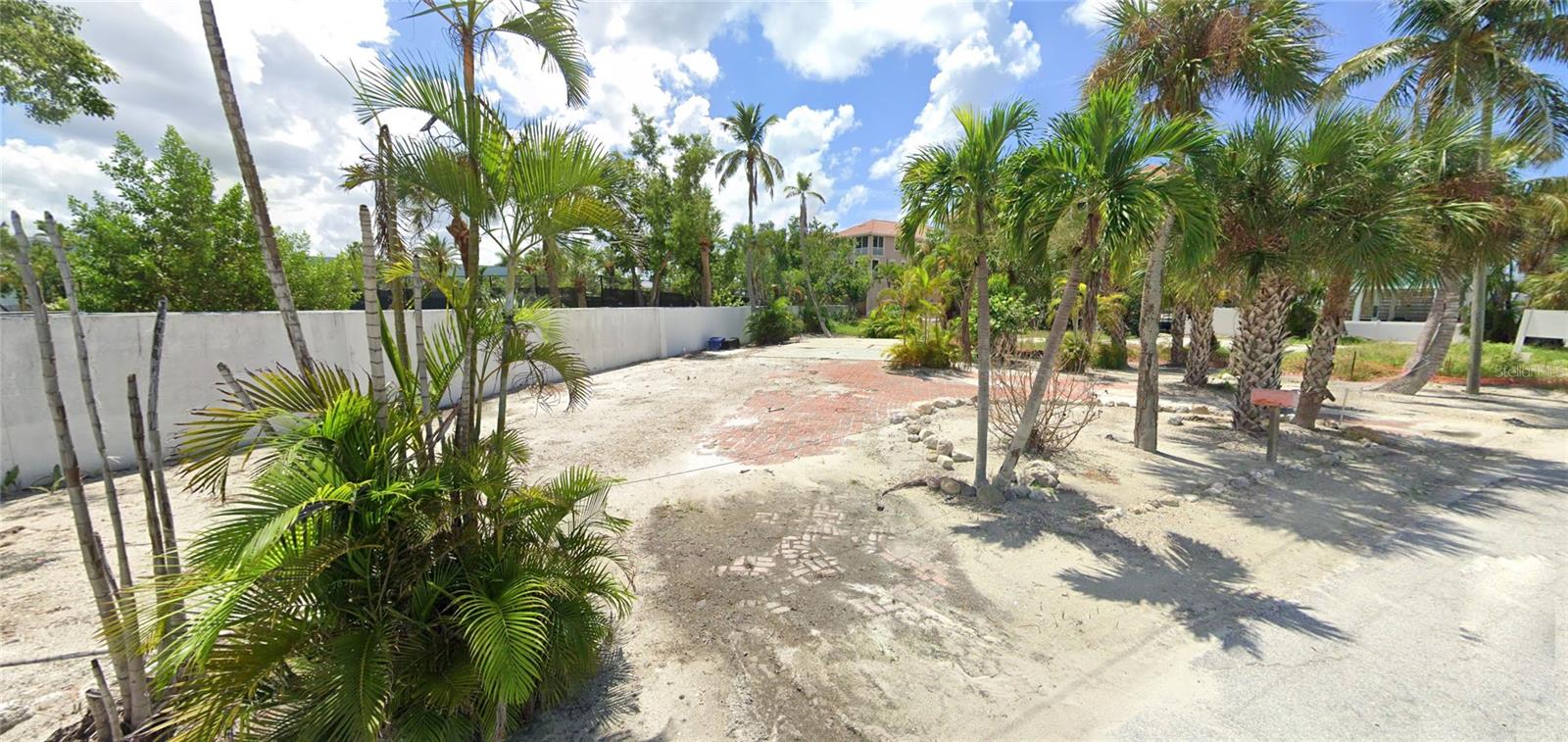 128 STRANDVIEW AVENUE