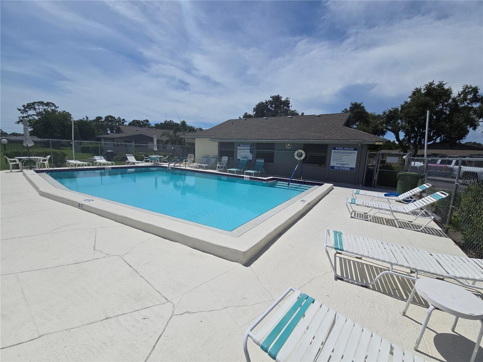 COURTYARD SQUARE - Residential