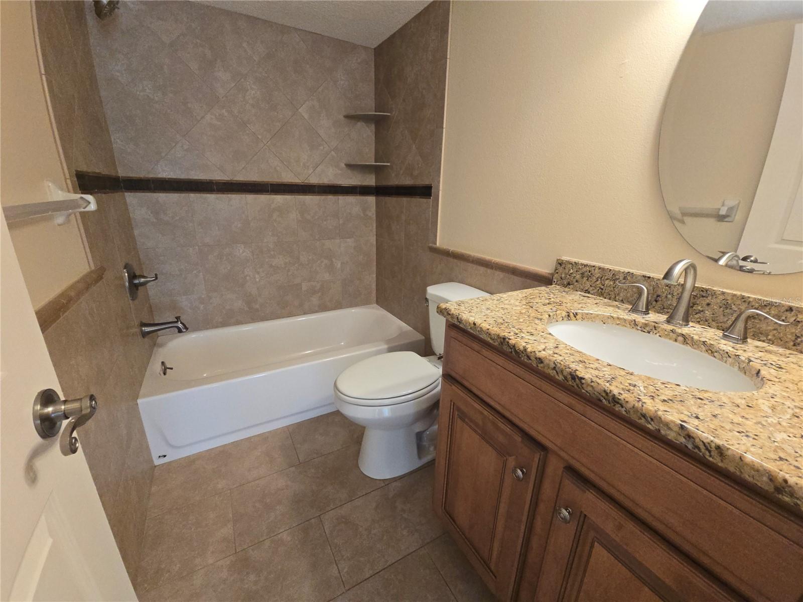 COURTYARD SQUARE - Residential