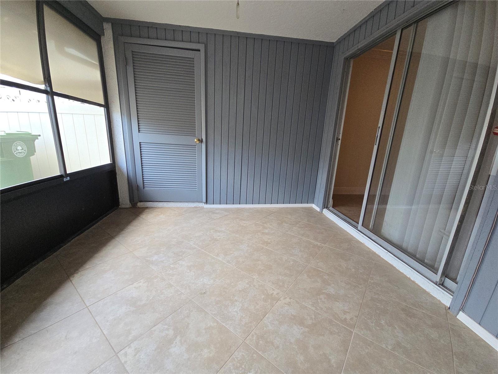 COURTYARD SQUARE - Residential