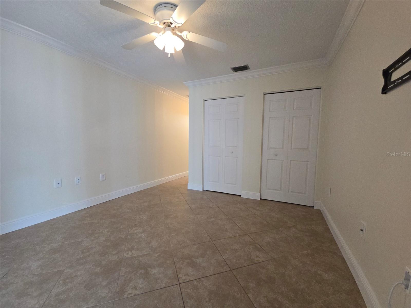 COURTYARD SQUARE - Residential