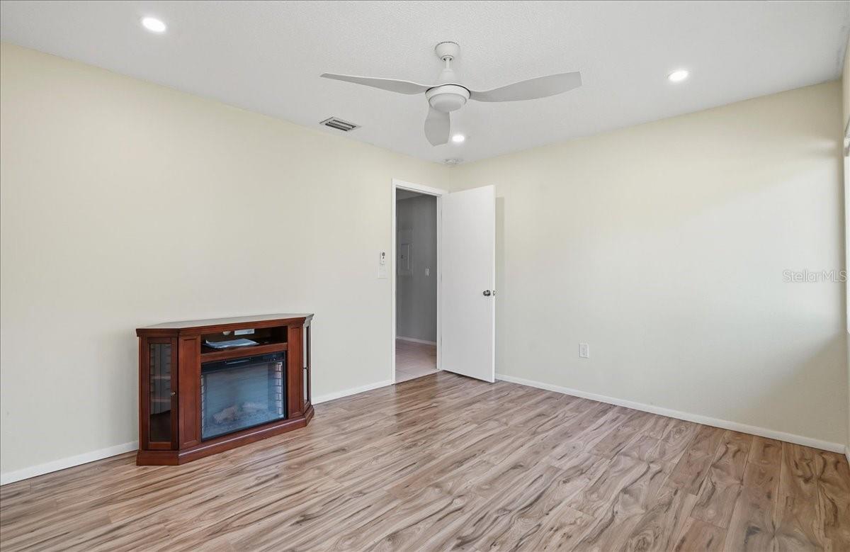 EAGLE CHASE - Residential