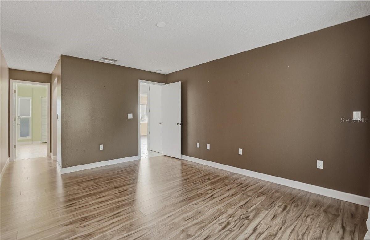 EAGLE CHASE - Residential