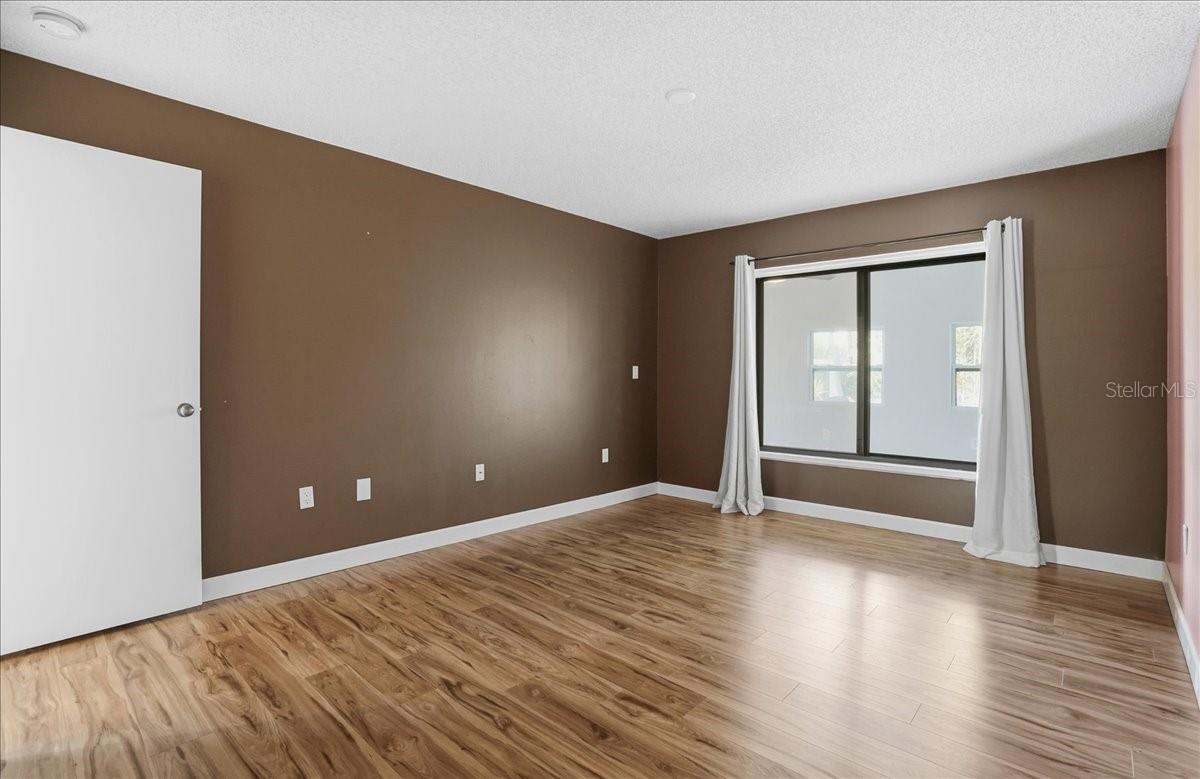 EAGLE CHASE - Residential