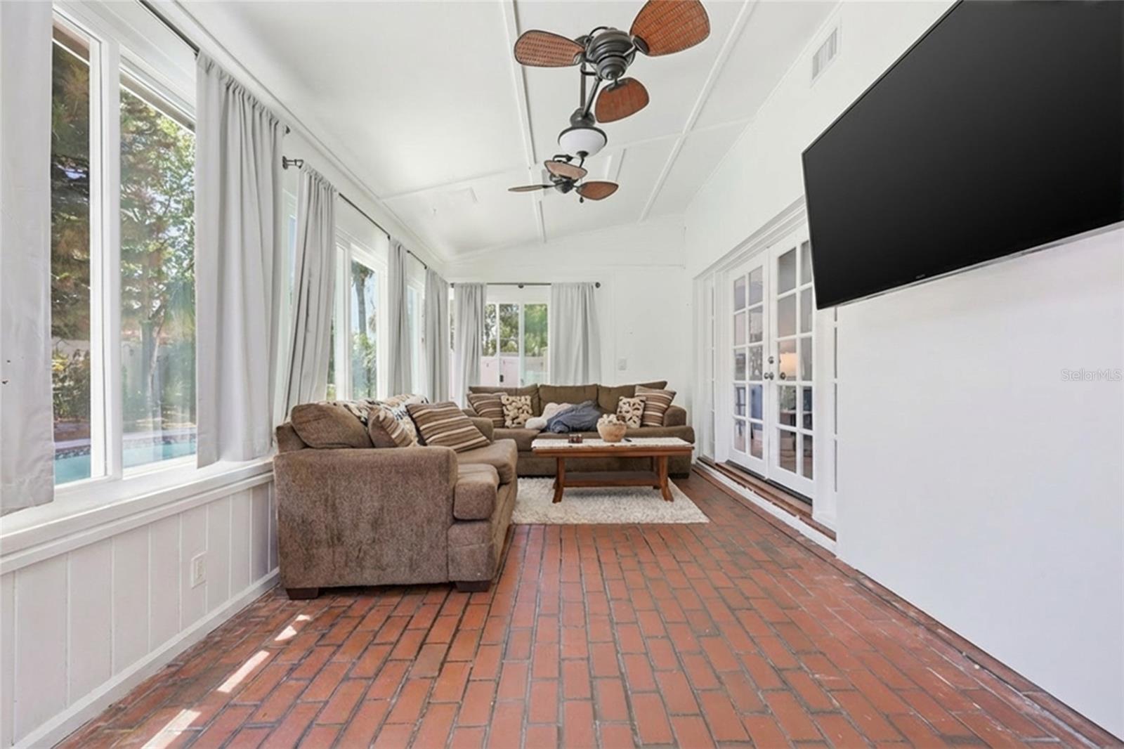 TIFFANY WOODS - Residential