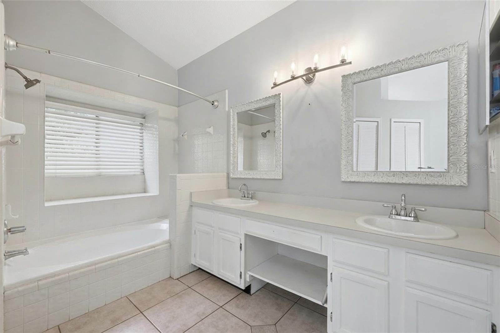 TIFFANY WOODS - Residential